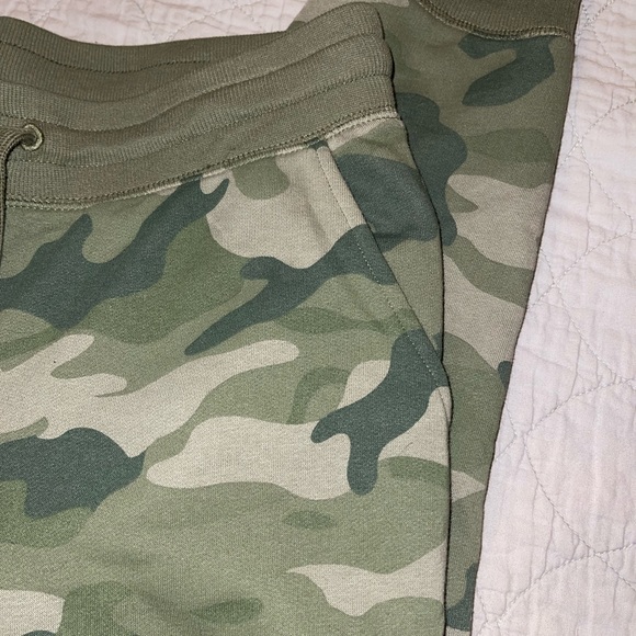 Old Navy Camo Joggers - Picture 8 of 11
